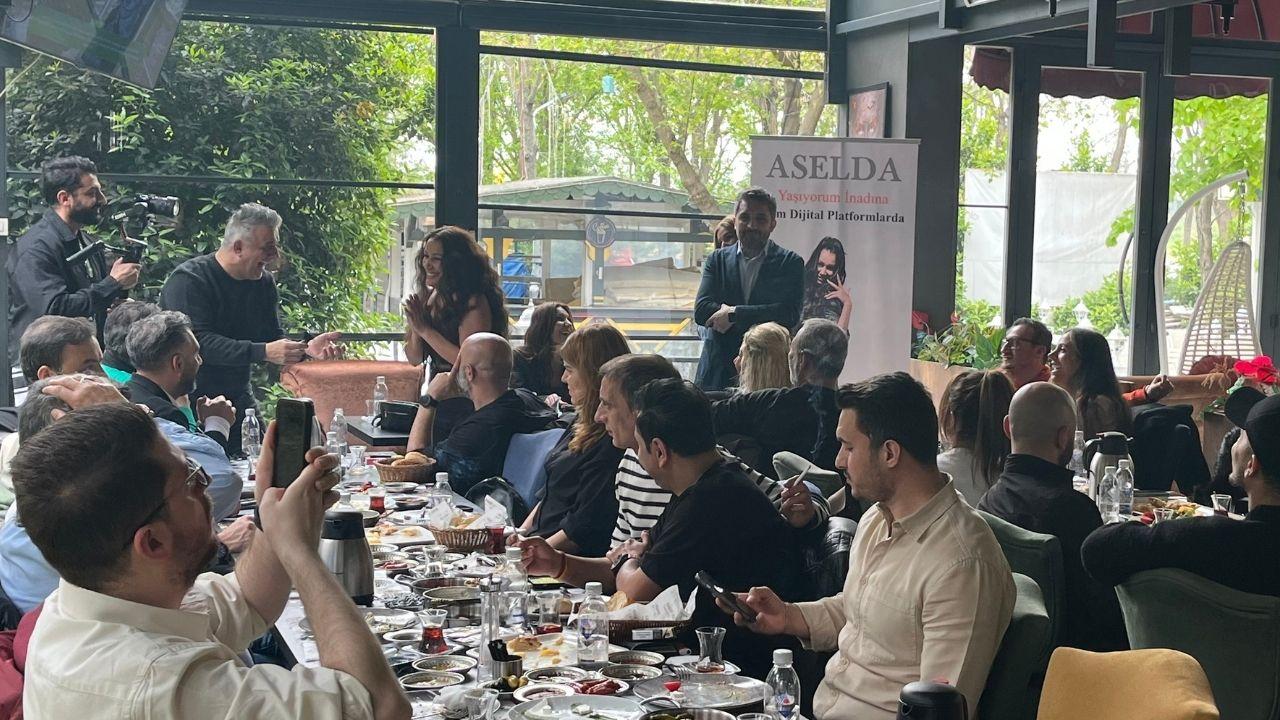 Aselda'nın Yeni Şarkısı, Türkiye'nin En Popüler Radyocuları ile Tanıtıldı! - 50FiftyMagazin